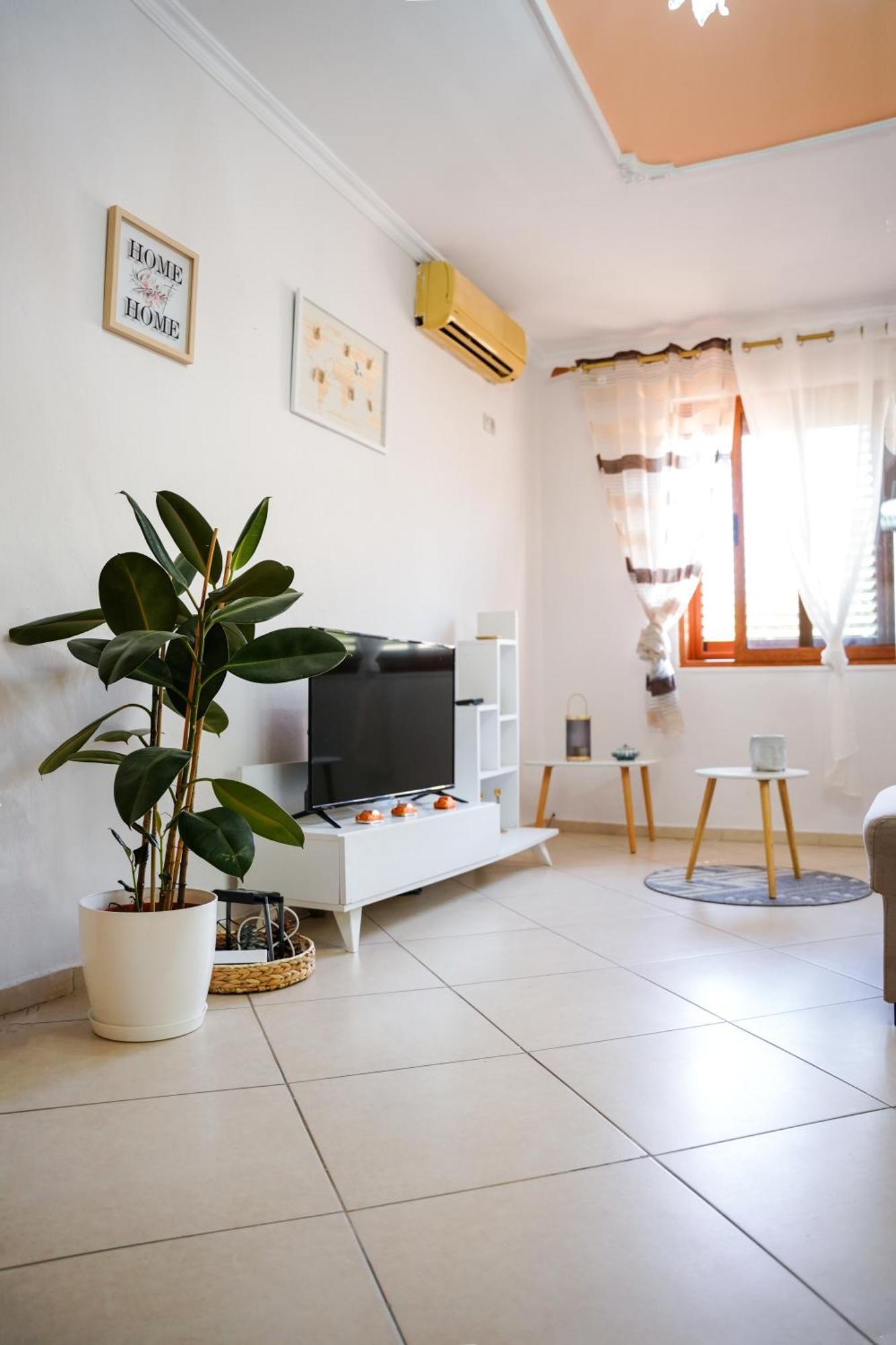 Tirana Centre Lions Gate 1 Apartment Экстерьер фото
